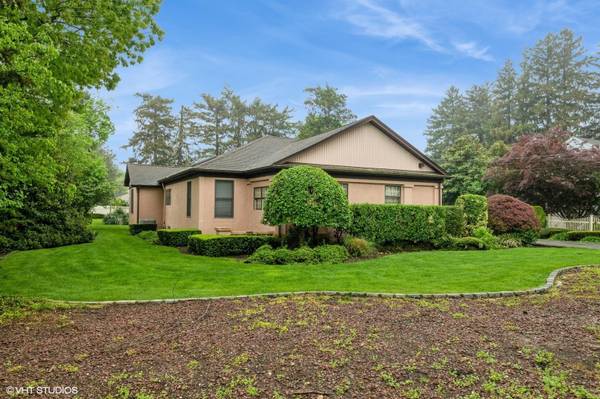 41 Field AVE, Hicksville, NY 11801
