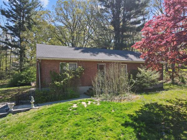 Katonah, NY 10536,11 South LN