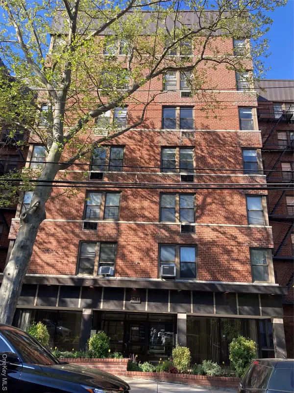 Forest Hills, NY 11375
