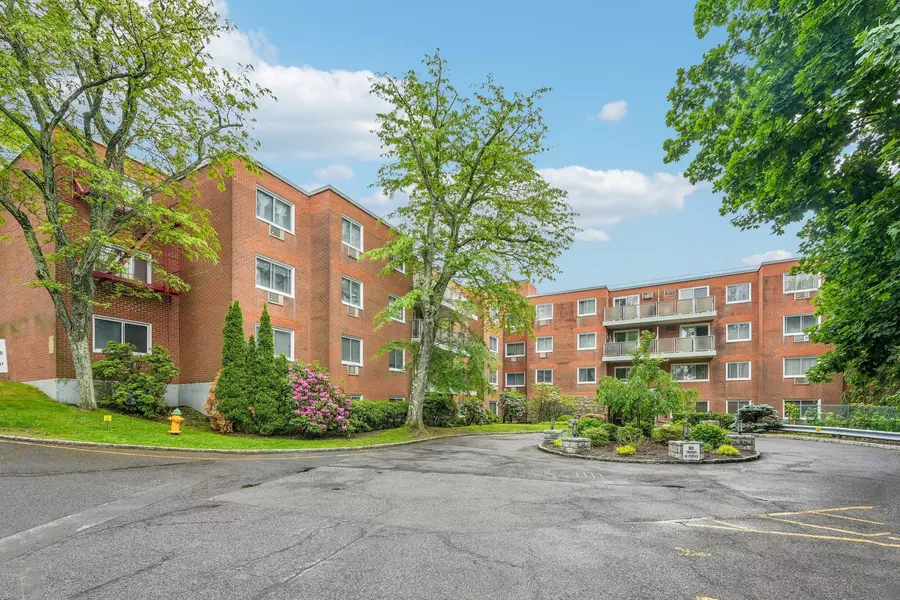 372 Central Park AVE #3U, Scarsdale, NY 10583