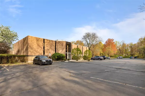 New City, NY 10956,19 Squadron BLVD #4