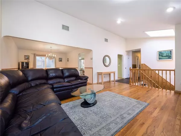 Suffern, NY 10901,1 Thornbrook LN