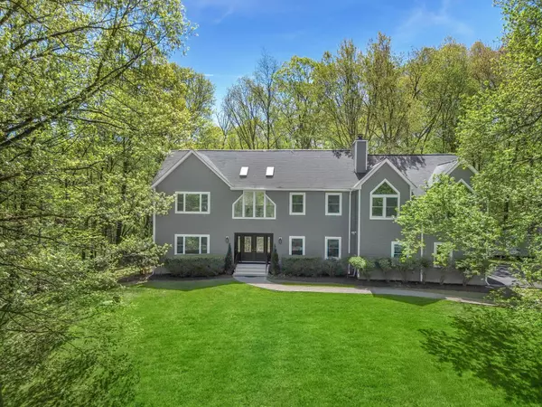 Ossining, NY 10562,1121 Estates DR