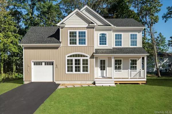 Copiague, NY 11726,4 Gail-Grace CT