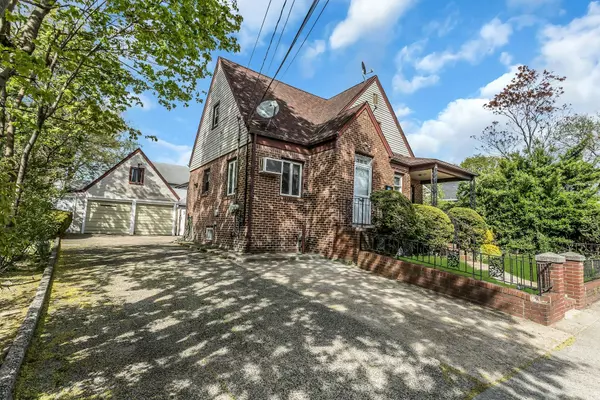 Valley Stream, NY 11580,33 Cleveland ST