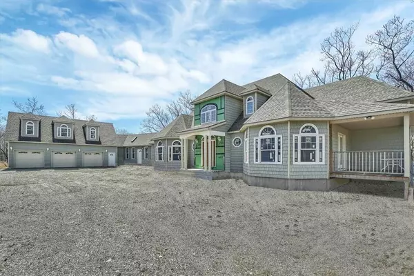 Poughquag, NY 12570,238 Deer Hollow RD