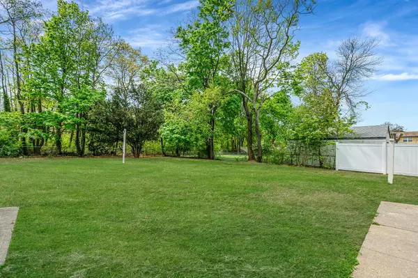 Bay Shore, NY 11706,760 Spur DR
