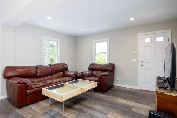 Nesconset, NY 11767,352 Gibbs Pond RD