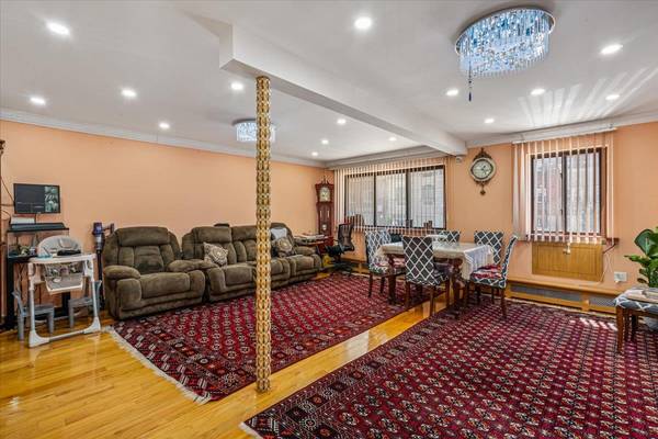 64-57 Wetherole ST #2A, Rego Park, NY 11374