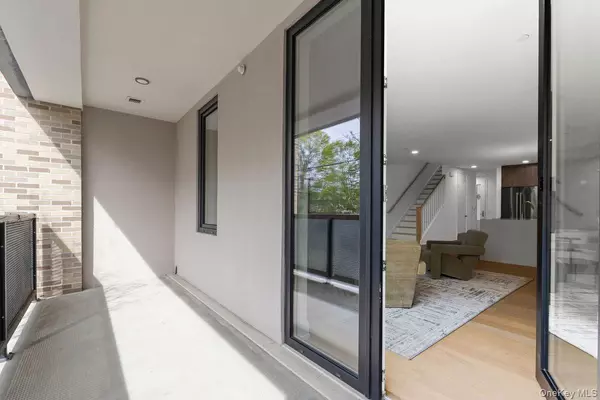 Harrison, NY 10528,33 Calvert ST #TH11