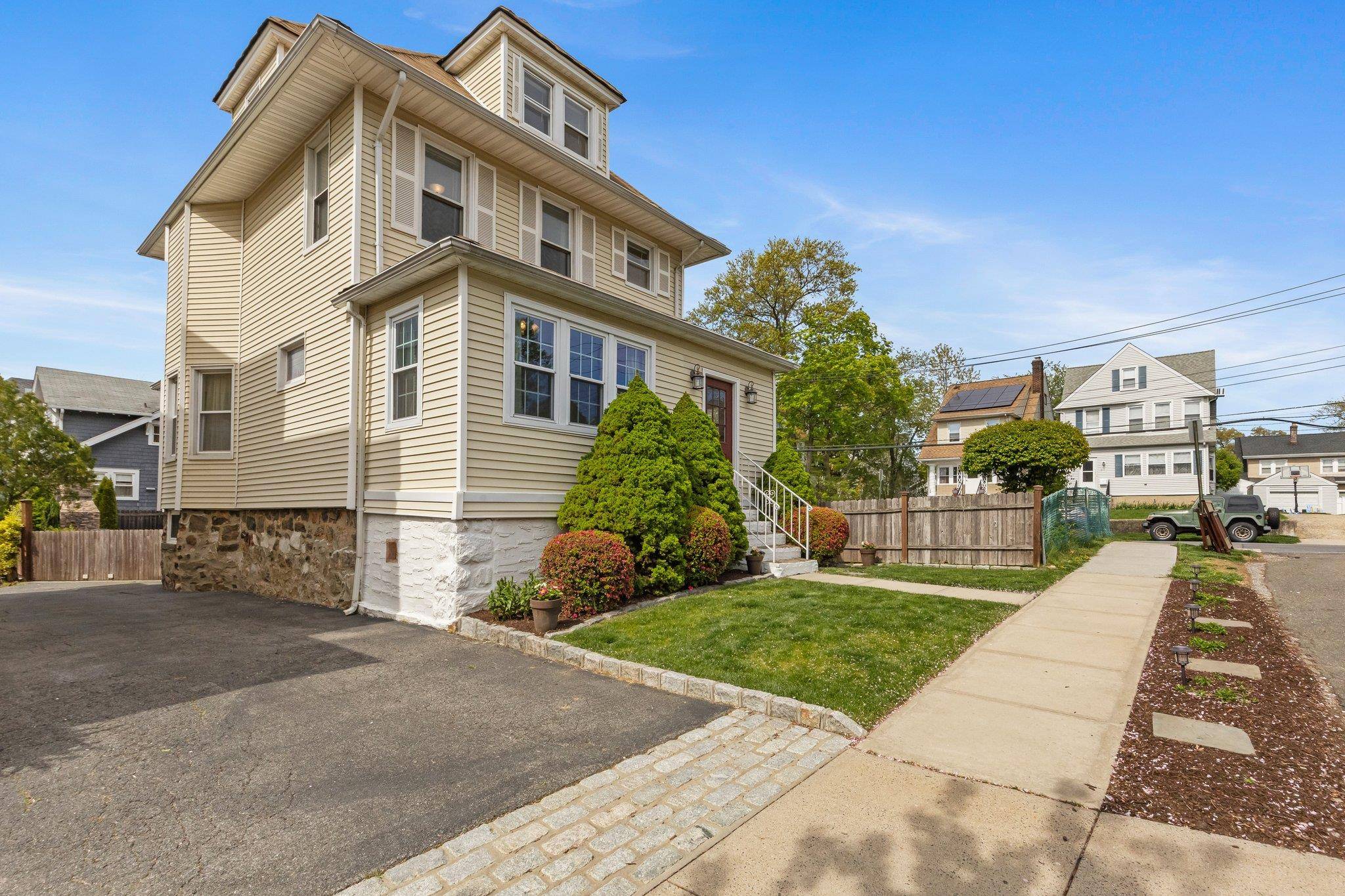 42 Schley AVE, New Rochelle, NY 10801