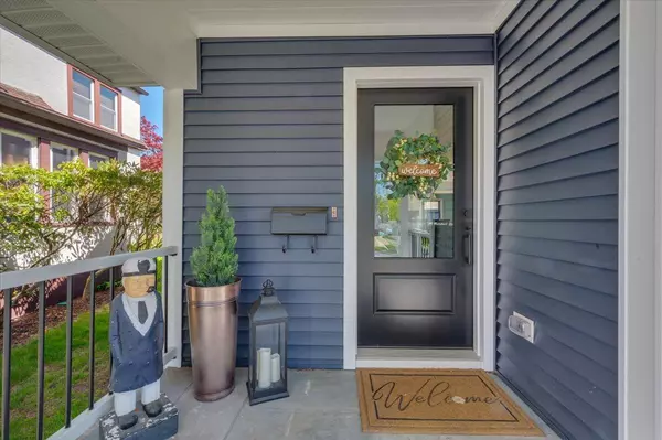 Bronxville, NY 10708,22 Lockwood AVE