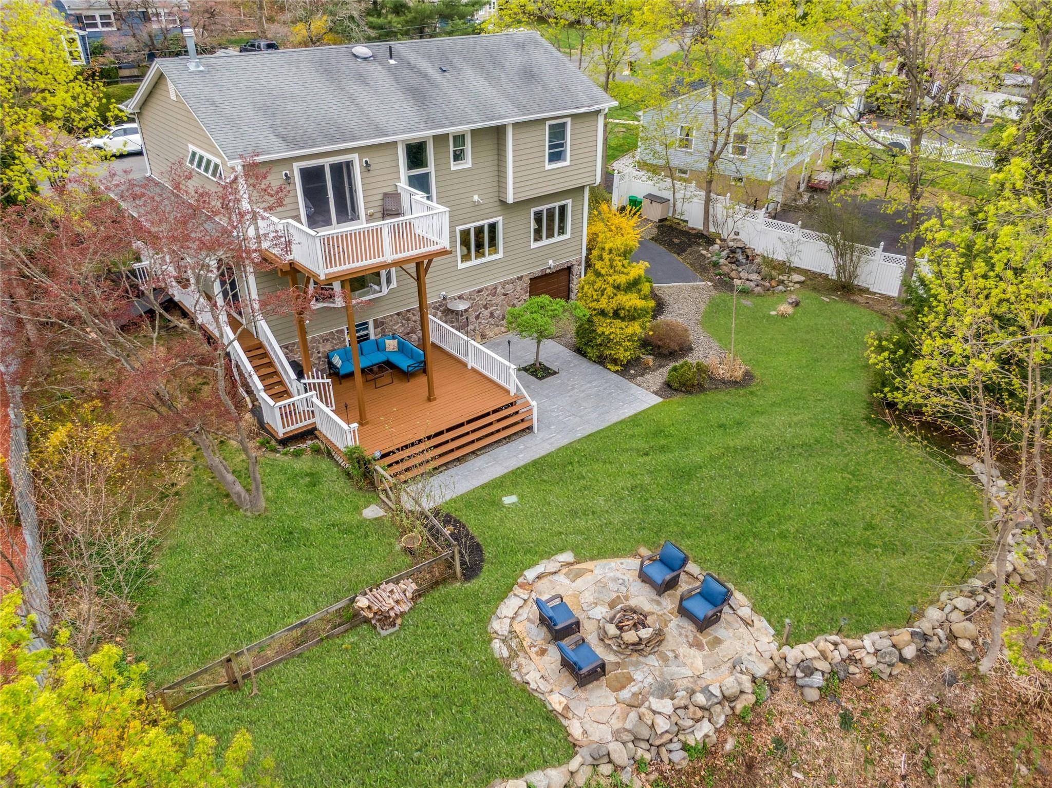 182 N Magnolia ST, Pearl River, NY 10965