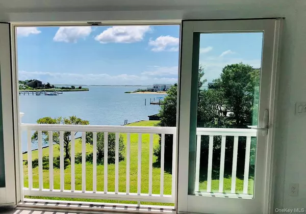 Hampton Bays, NY 11946,23 Nautilus DR