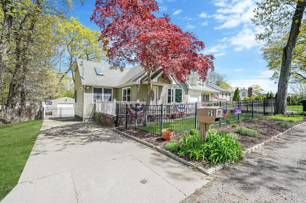Farmingville, NY 11738,31 Beech AVE