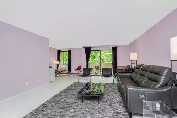 Yonkers, NY 10701,1 David LN #5E