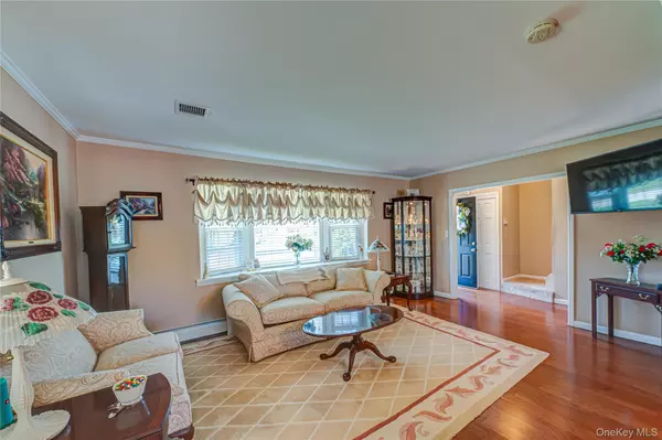 Amityville, NY 11701,20 Bayview RD