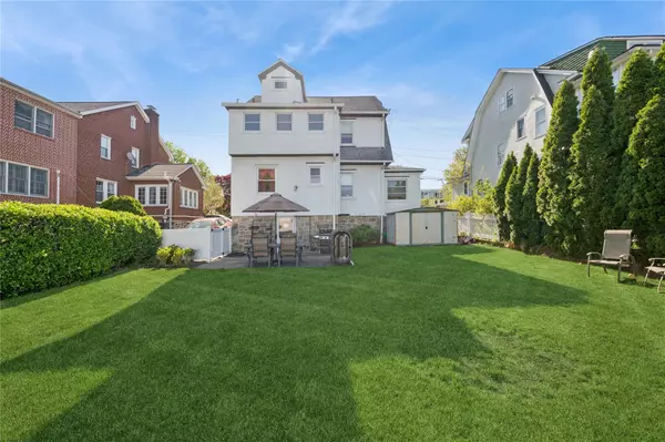 Pelham, NY 10803,219 Third AVE