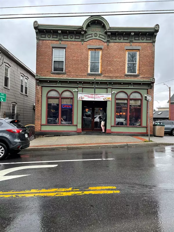 New Paltz, NY 12561,59 Main ST ##2