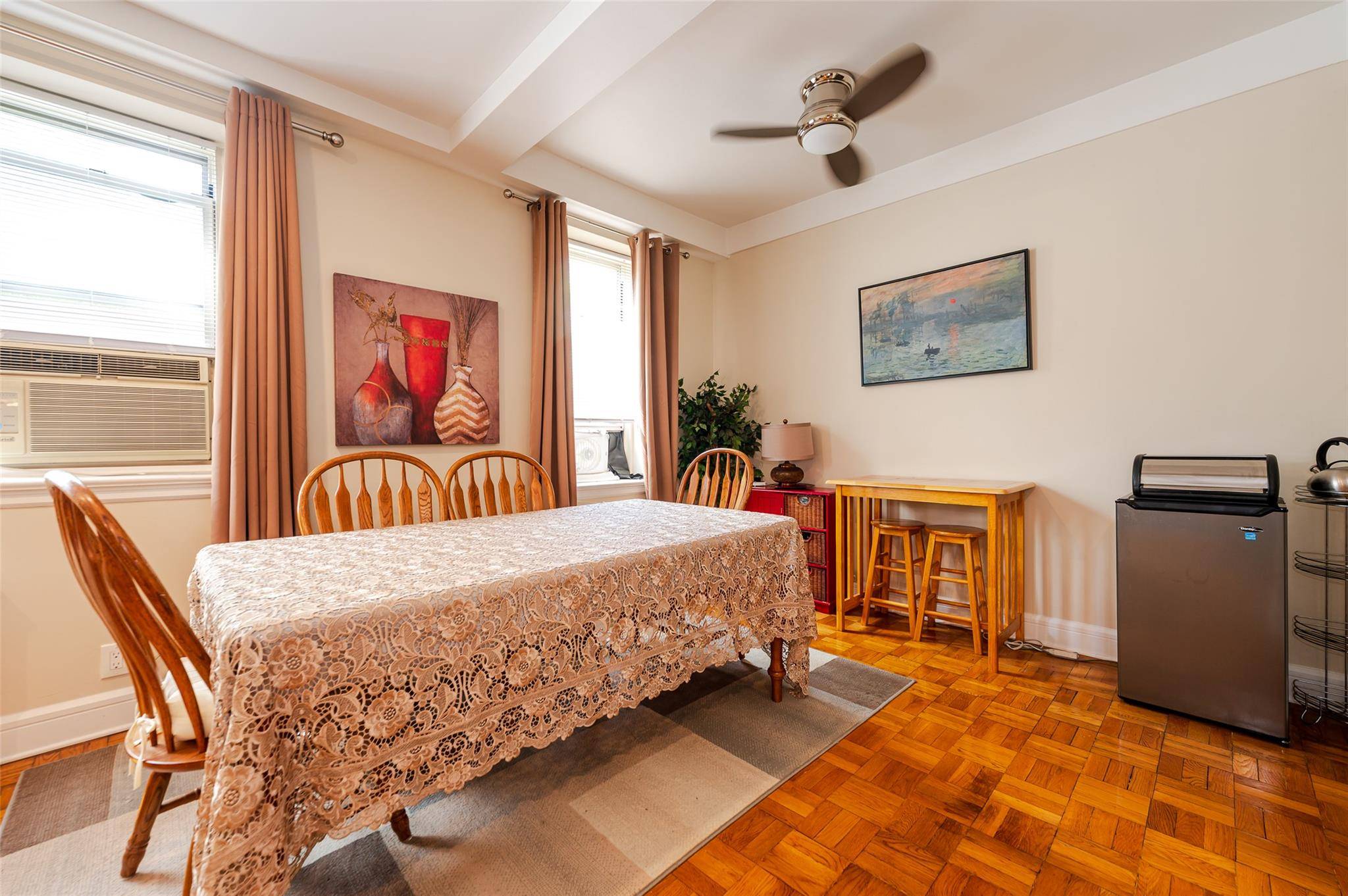 Bronx, NY 10463,3299 Cambridge AVE #2L
