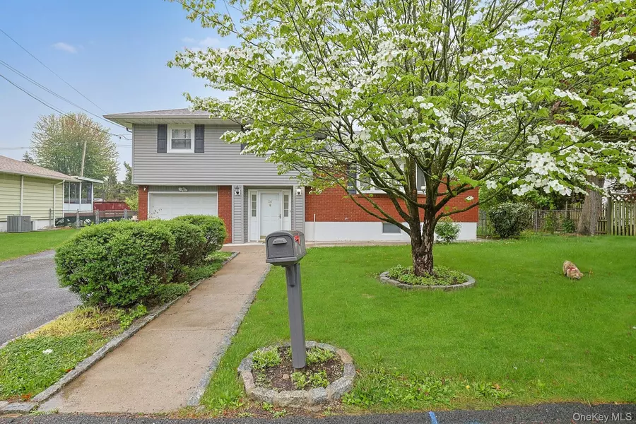 26 Hoke DR, Stony Point, NY 10980