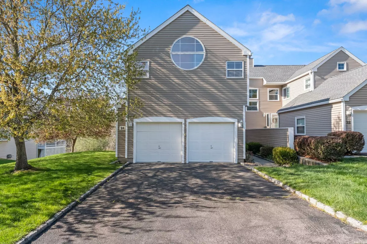 Poughquag, NY 12570,24 Delong ST