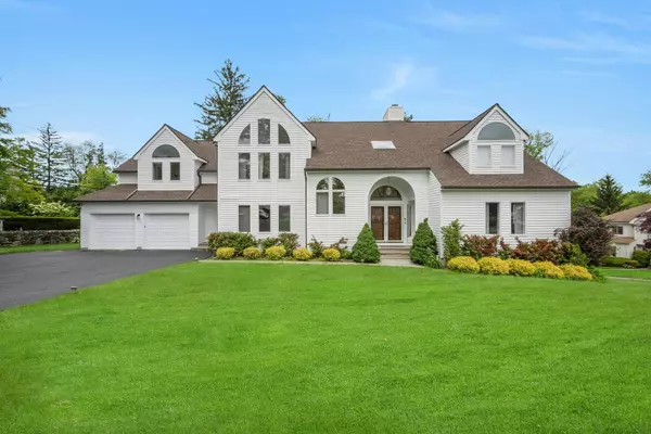 1 Candlewood CT, Scarsdale, NY 10583