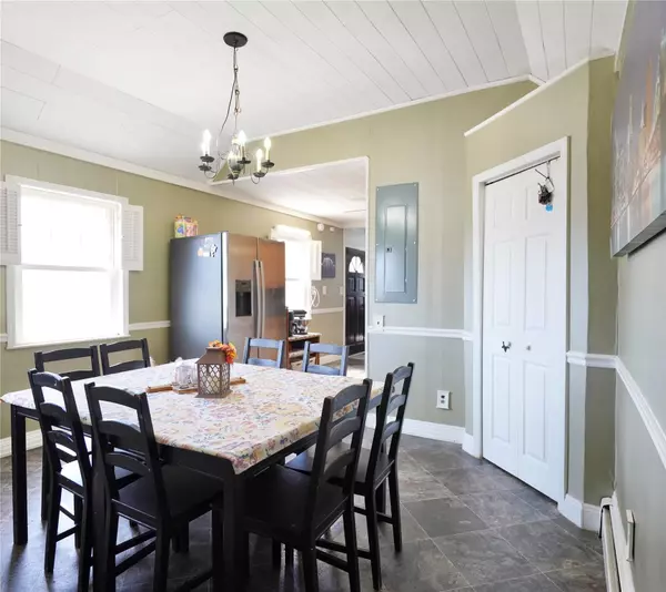 Levittown, NY 11756,9 Fox LN