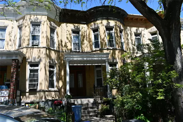 Brooklyn, NY 11225,277 Maple ST