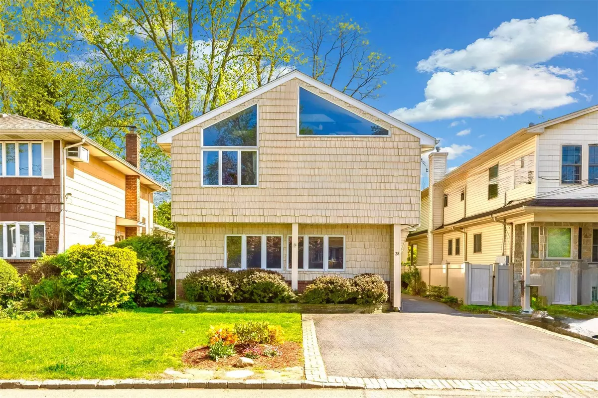 Port Washington, NY 11050,38 Corchaug AVE