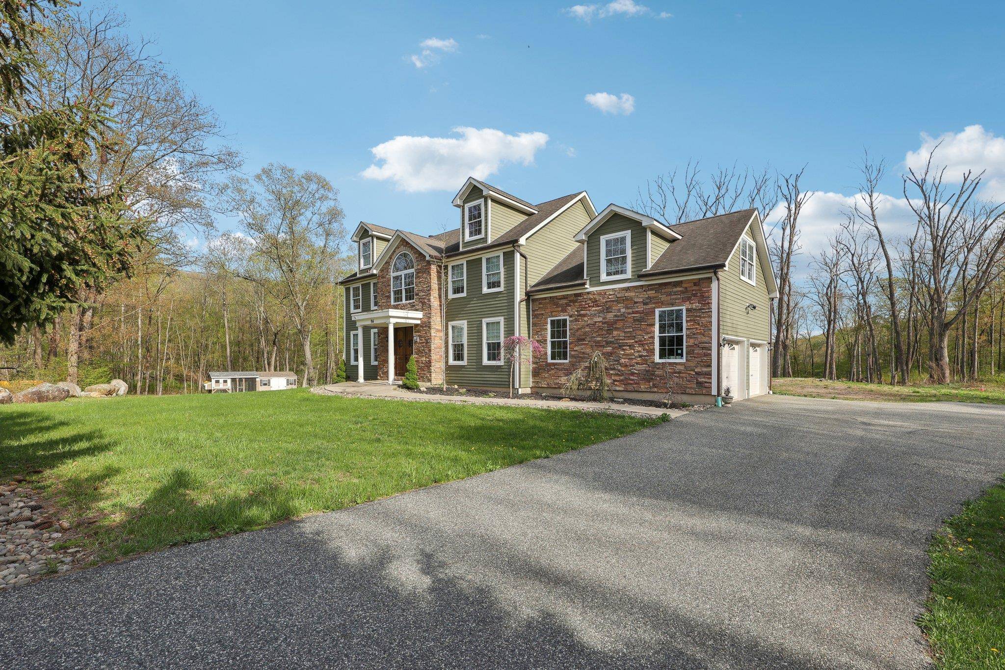 56 Benjamin Meadow RD, Tuxedo Park, NY 10987