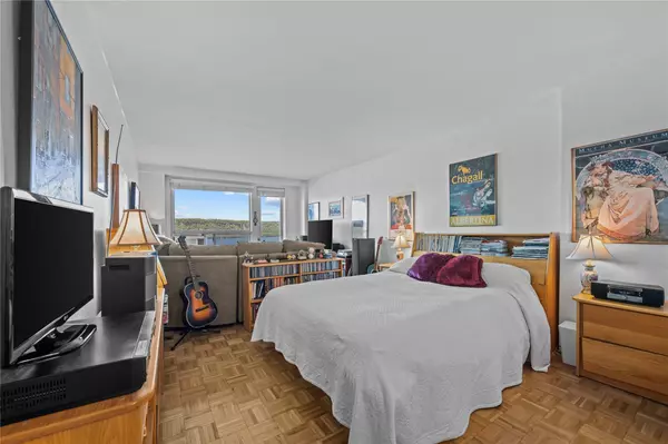 Bronx, NY 10463,2575 Palisade Ave AVE #11E