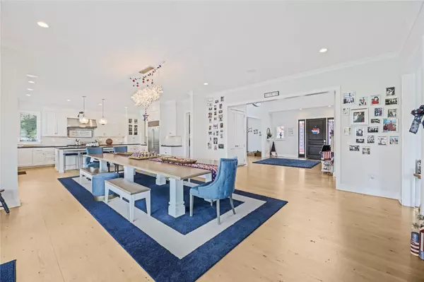 Westhampton Beach, NY 11978,18 Michaels WAY