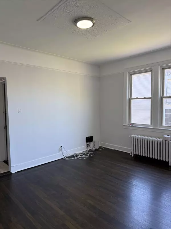 Bronx, NY 10465,3268 Middletown RD