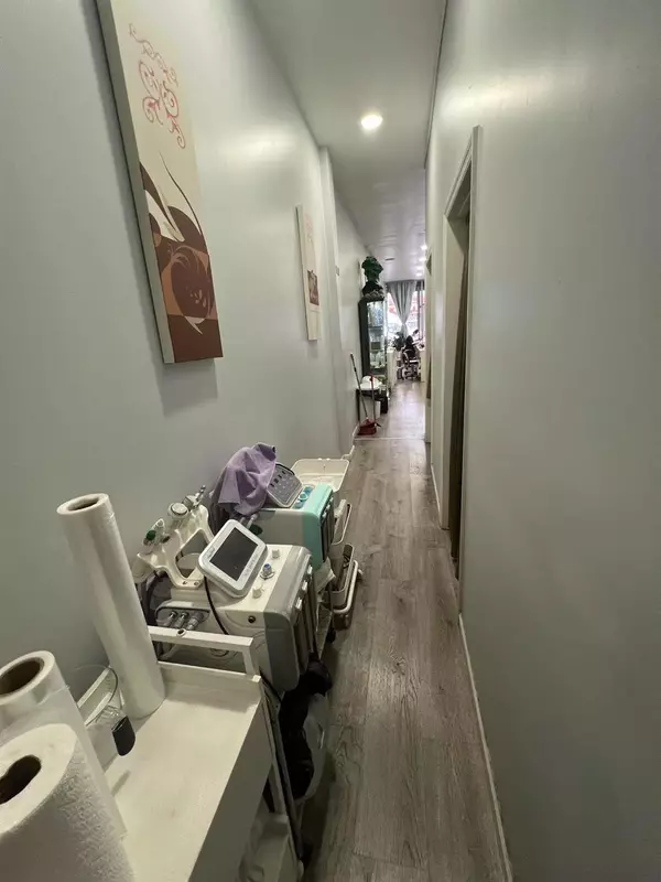 Flushing, NY 11355,44-07 kissena blvd