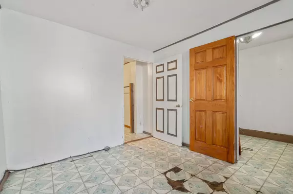 Corona, NY 11368,100-30 Martense AVE