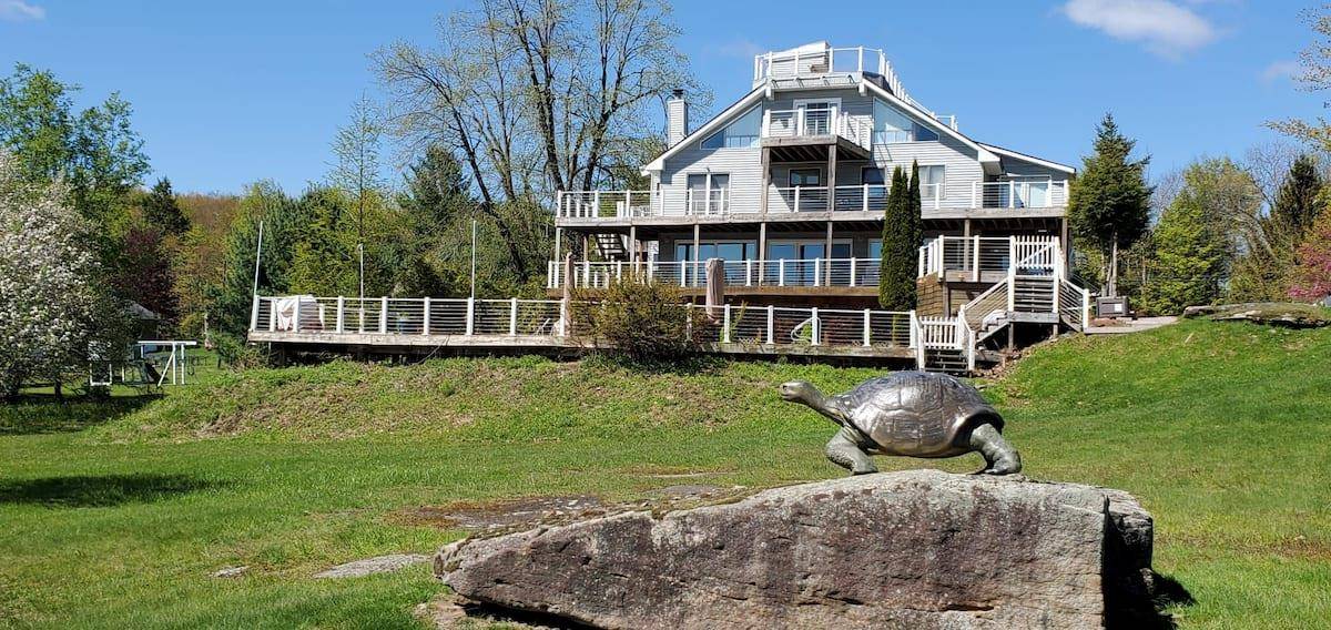 63 Grey RD, Fallsburg, NY 12779