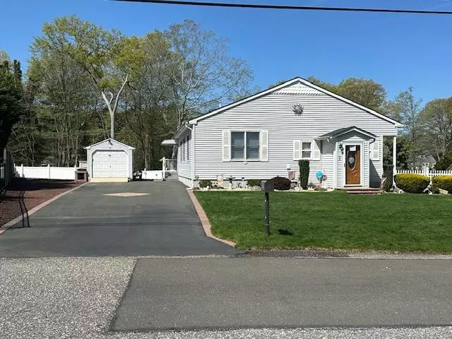 Lake Ronkonkoma, NY 11779,28 Cleary RD