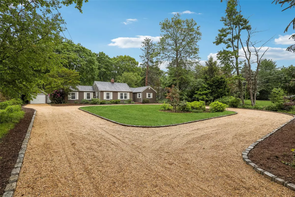 Huntington, NY 11743,236 W 22nd ST