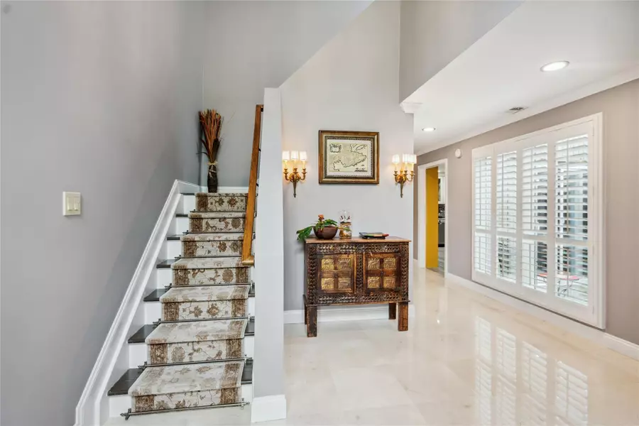 185 Old Pond CT #185, Jericho, NY 11753