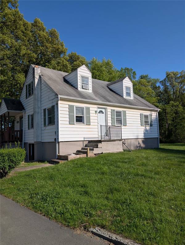49 Mertes LN, New Windsor, NY 12553