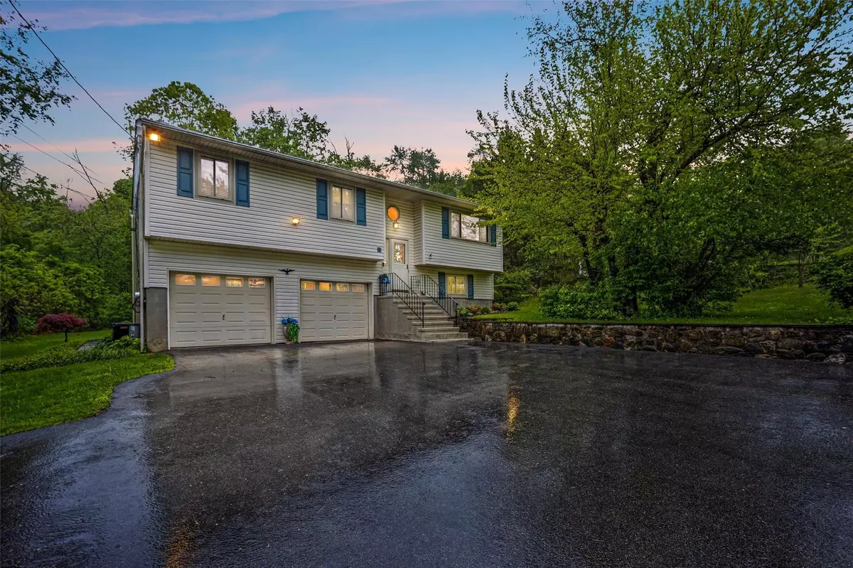 Mahopac, NY 10541,22 Muscoot RD