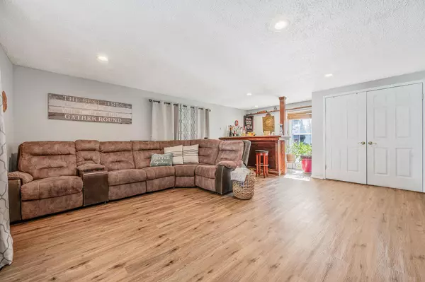 Medford, NY 11763,3011 Acorn AVE