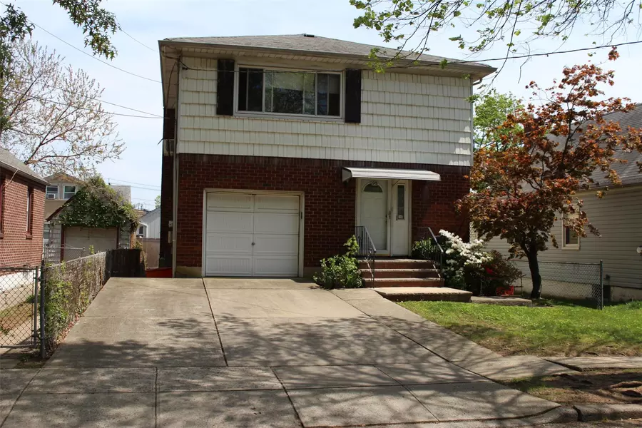 95 Hunnewell AVE, Elmont, NY 11003