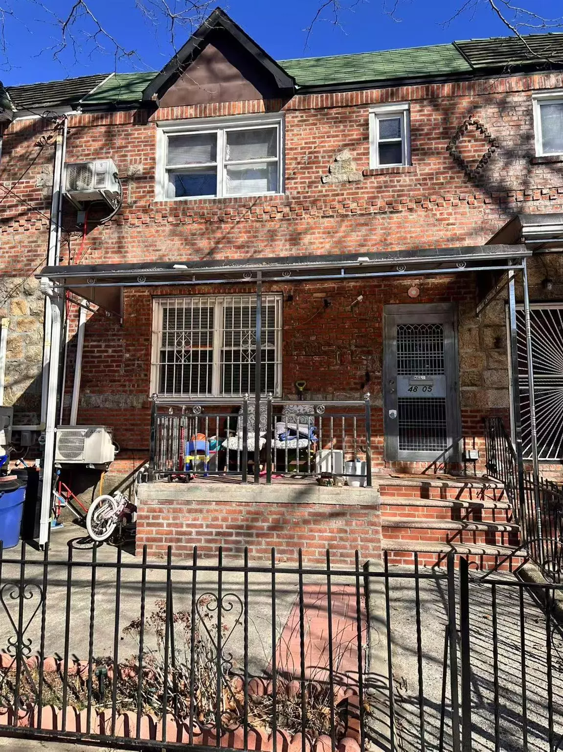 Woodside, NY 11377,48-05 67 ST