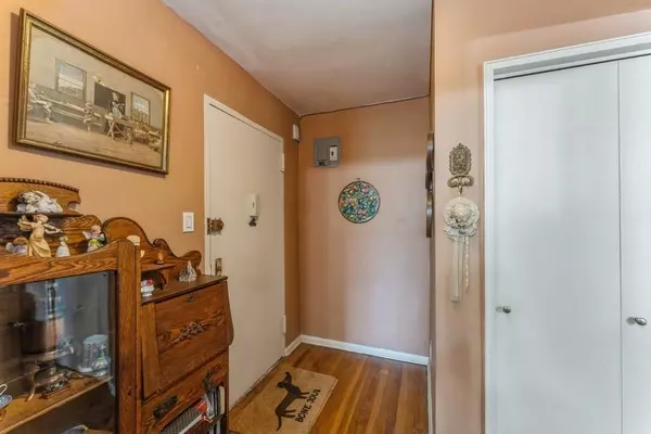 Rockville Centre, NY 11570,61 Maine AVE #B21