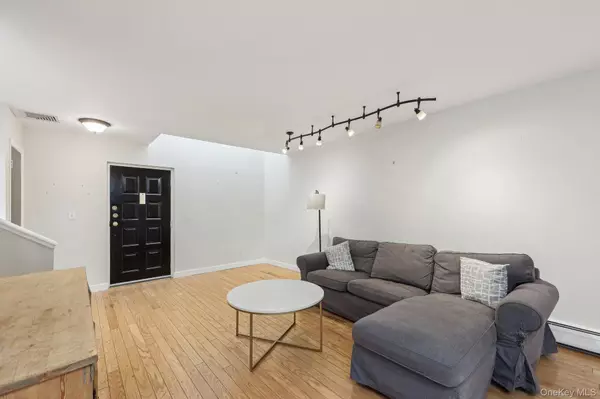 Tappan, NY 10983,215 Washington ST #19