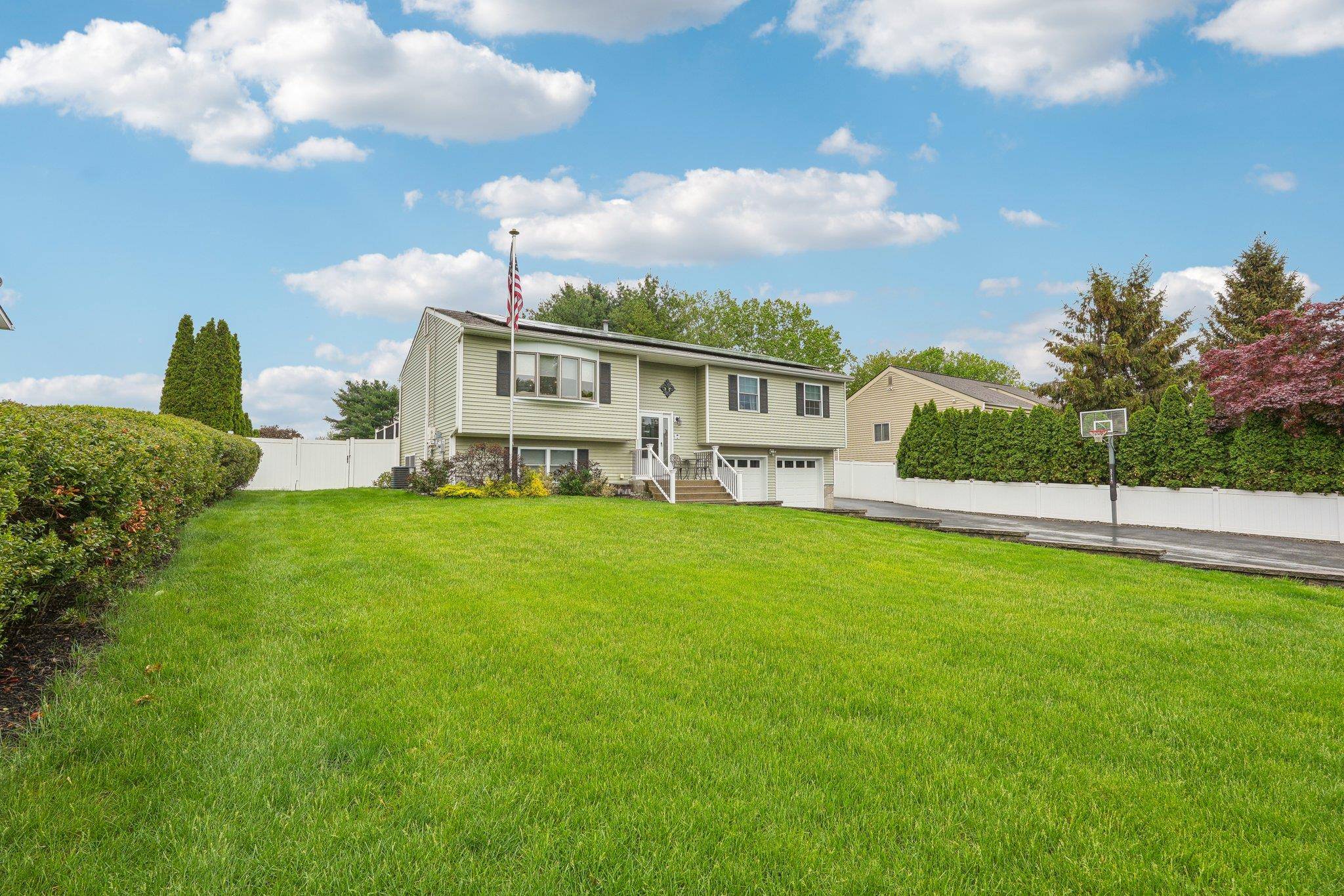 New Windsor, NY 12553,212 Butter Hill DR