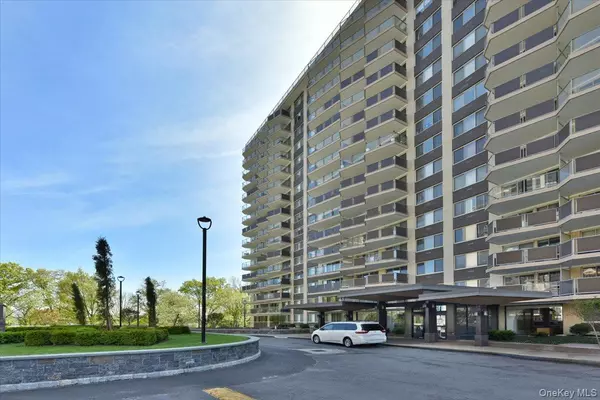 Bayside, NY 11360,18-15 215th ST #4L