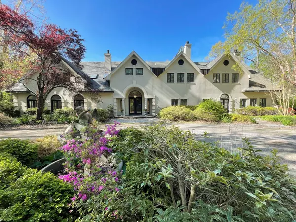 Centre Island, NY 11771,358 Centre Island RD